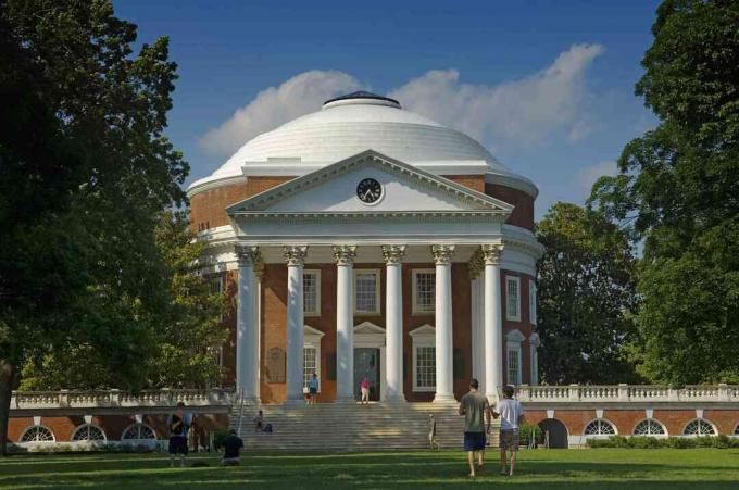 USA, Virginia, University of Virginia Rotunda og akademisk landsby. Grunnlagt av Thomas Jefferson; Charlottesville
