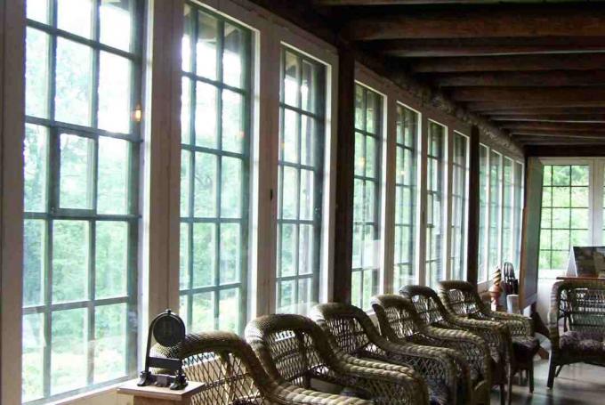 Håndverker Farms Log House Porch, Home of Gustav Stickley 1908-1917, in Morris Plains, New Jersey