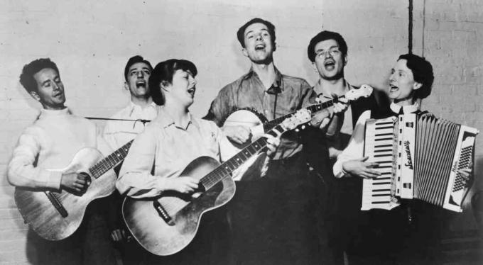 New York City, Almanac Singers, Woody Guthrie