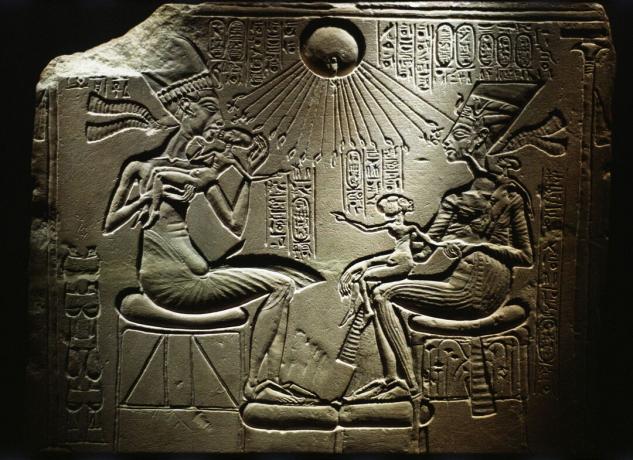 Akhenaten og Nefertiti med barna sine