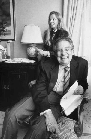 Octavio Paz med kona Marie-José etter å ha vunnet Nobelprisen