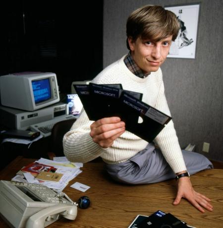 Bill Gates stiller i november 1985 i Bellevue, Washington.