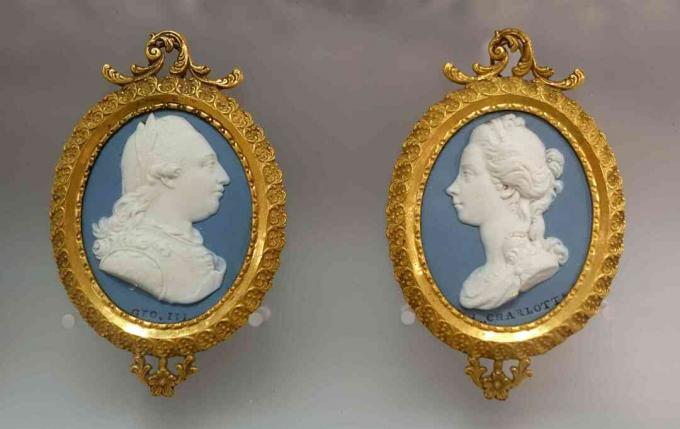 Wedgwood Cameo av den britiske kong George III og dronning Charlotte