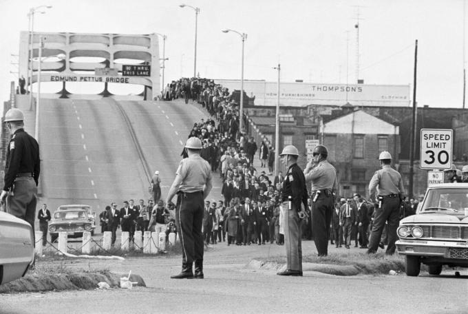 Andre demonstrasjoner fulgte volden som skjedde på den blodige søndagen på Edmund Pettus Bridge, 7. mars 1965.