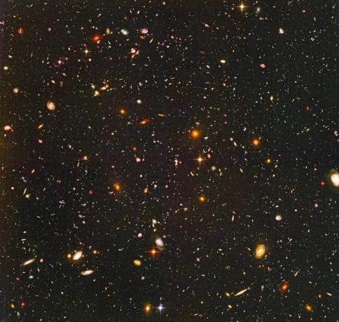 De mest fjerne Galaxy-kandidater i Hubble Ultra Deep-feltet