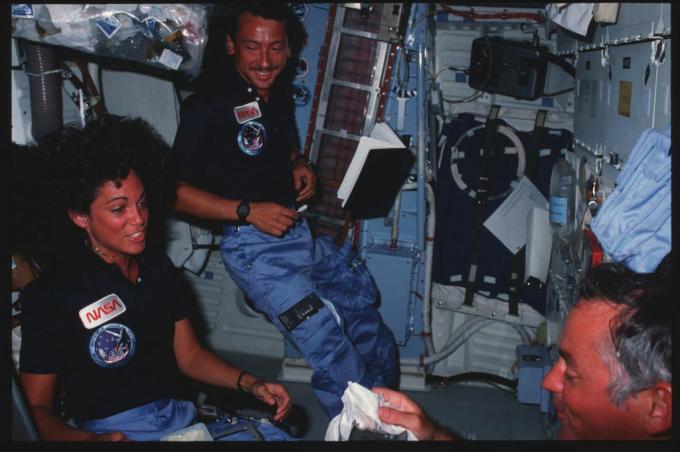 Astronaut Judith Resnik ombord Discovery.