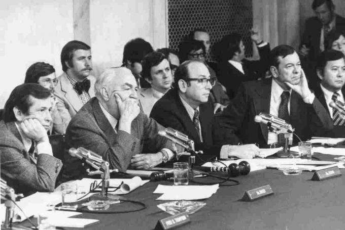 Fotografi av høringen fra Senatet Watergate i 1973.