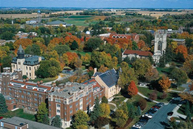 En flyfoto av Carleton College i Minnesota.