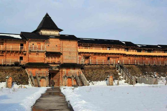 Rekonstruert Kievan Rus fort, i temaparken Kievan Rus nær Kiev, Ukraina.