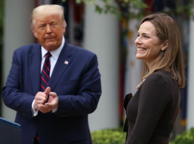 USAs president Donald Trump (V) introduserer 7. amerikanske kretsrettsdommer Amy Coney Barrett som sin kandidat til Høyesterett.