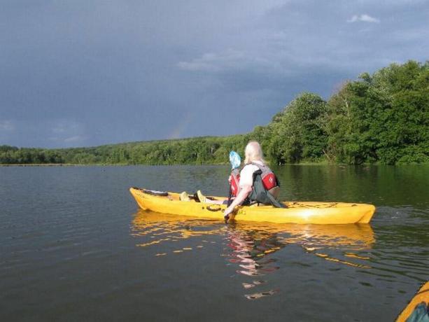 Kajakkpadling på Ford's Lake, 5 miles fra Clarks Summit University