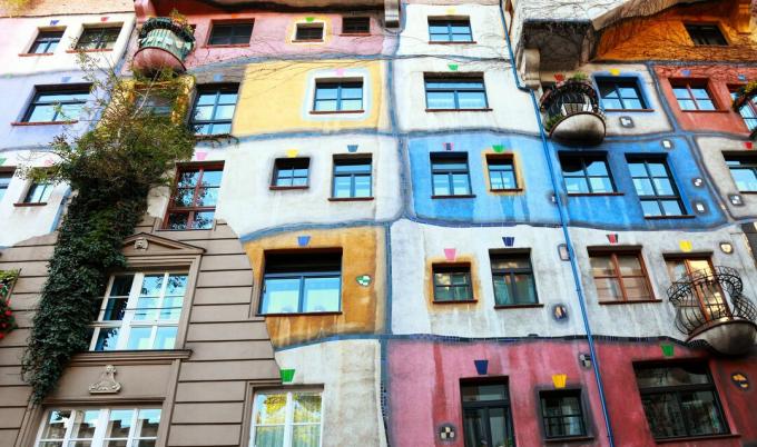 Hundertwasserhaus, Wien, østerriksk kunstner Friedensreich Hundertwasser og Joseph Krawina